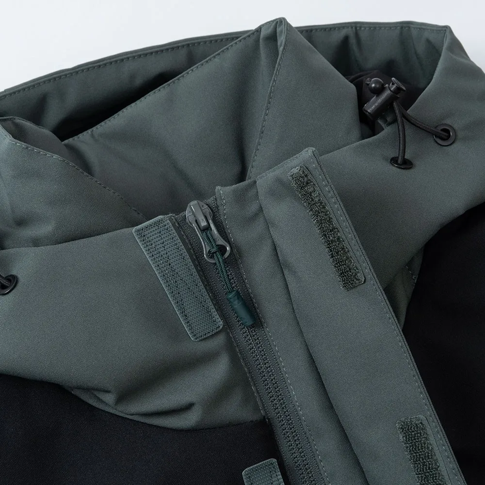 Куртка из нейлона в стиле милитари-зелёного цвета (2)